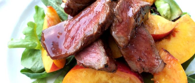 Говядина с персиками