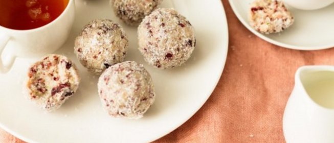 Конфеты с лаймом, клюквой и кокосовой стружкой