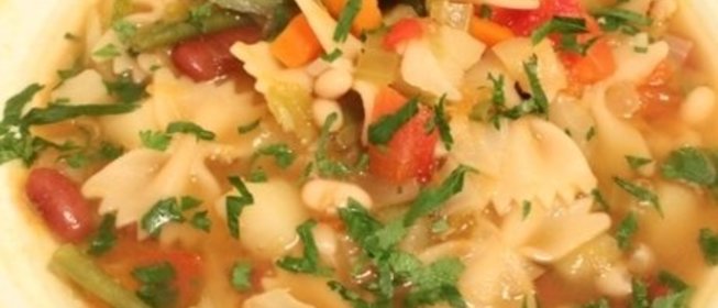 Минестроне с соусом песто по-генуэзски
