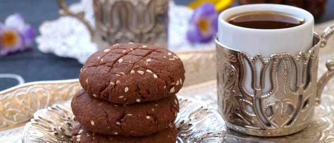 Шоколадное печенье с кунжутом