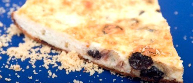 Фокачча с красным виноградом