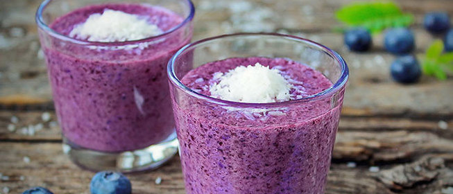 Рисовый смузи с черникой и кокосовыми сливками