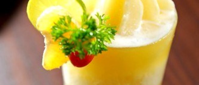 Манговый смузи с йогуртом с персиковым шербетом