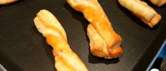 Слоеные язычки с лососем