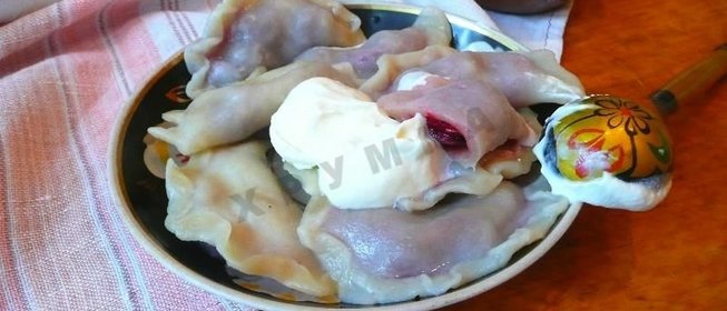 Вареники на воде с вишней