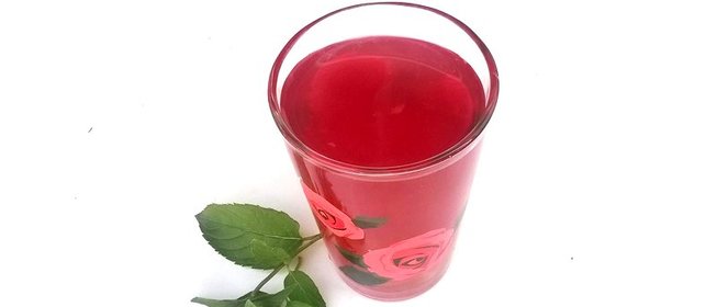 Компот из черной смородины с яблоками и сливами