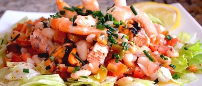Салаты с рыбой и морепродуктами