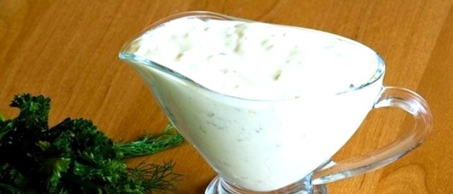Сметанный соус с чесноком