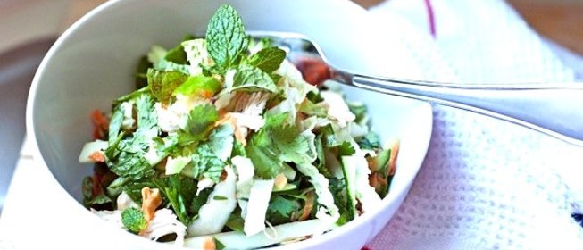 Простой салат из курицы