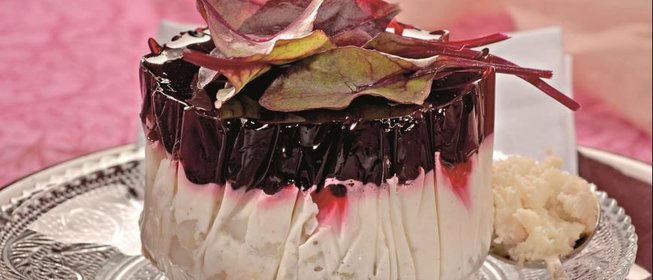 Закуска из белой рыбы со свеклой