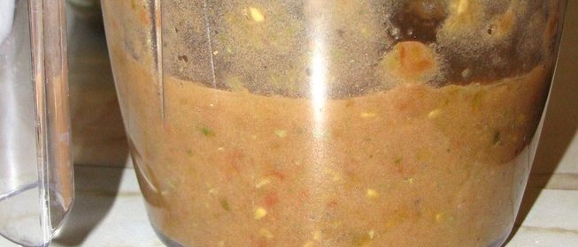 Тушеная говядина в томатном соусе с базиликом