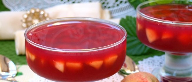 Персики в малиновом желе