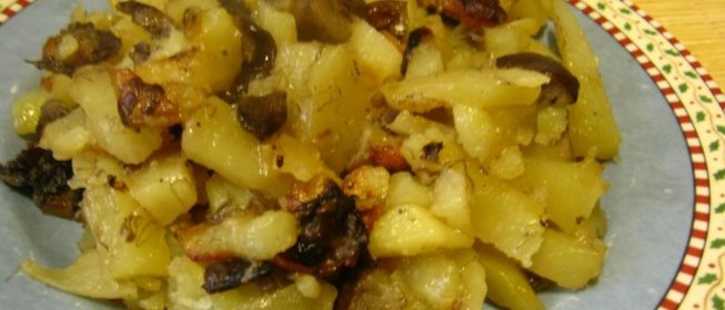Картофель с лесными грибами и луком