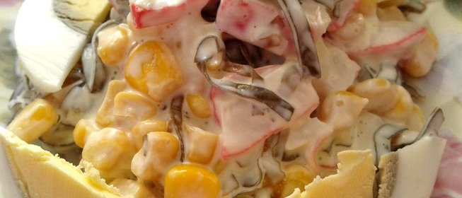 Салат из морской капусты и кукурузы