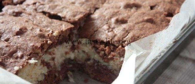 Брауни с кокосовой прослойкой