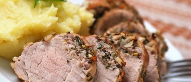 Свинина с розмарином в духовке