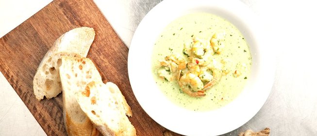 Креветки в соусе песто