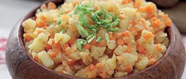 Запеканка с томатами, колбасой и сыром