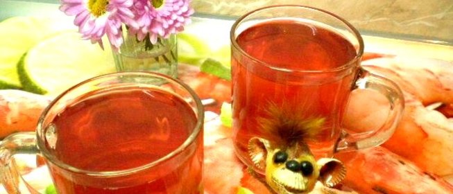 Айвовый компот с черной смородиной