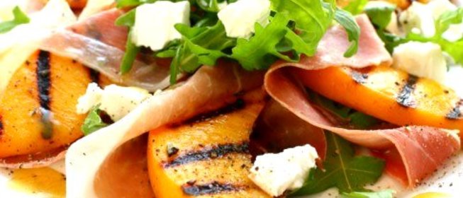 Свинина с персиками на гриле