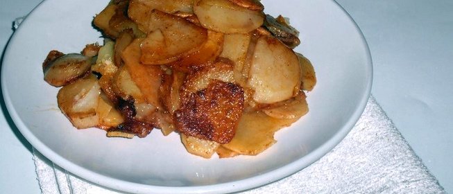 Жареный картофель с паприкой