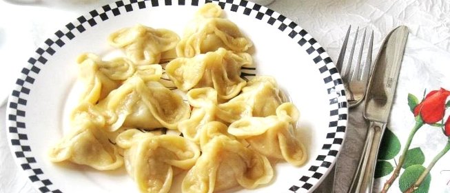 Пельмени в форме лотоса на пару