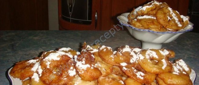 Яблочные оладьи