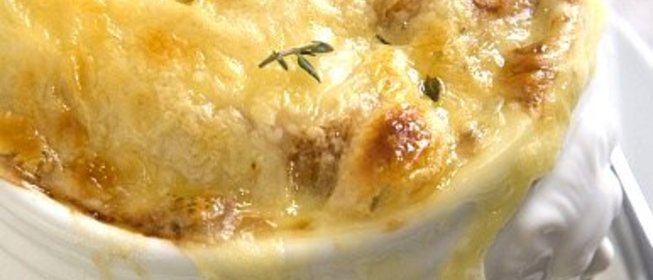 Французский луковый суп с белым сухим вином