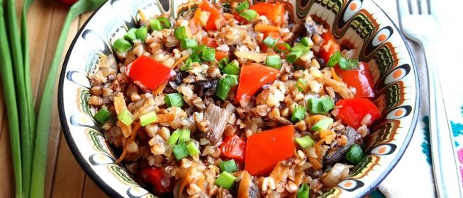 Гречка с грибами и овощами в духовке