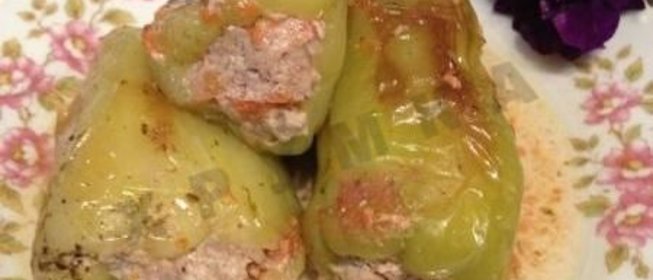 Перец фаршированный в томатном соке