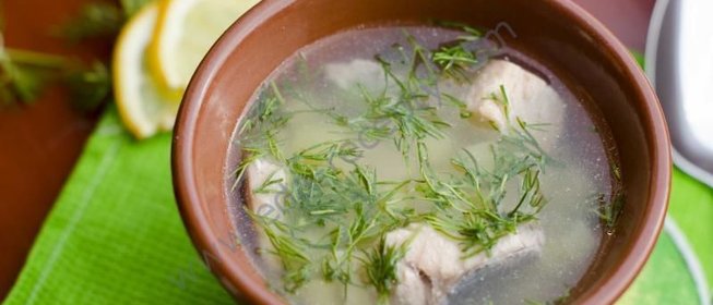 Рыбный суп уха из голов семги