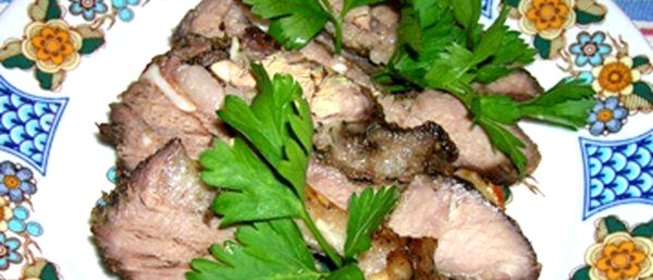 Молодая свинина, запеченная в фольге