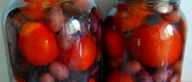 Помидоры маринованные с виноградом