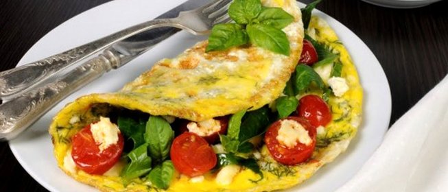 Омлет с сыром и зеленью