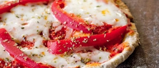 Быстрая пицца с красным болгарским перцем
