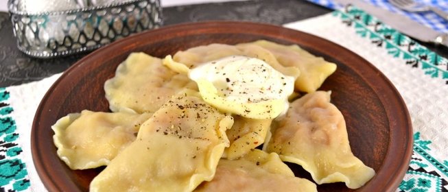 Вареники с капустой из яичного теста