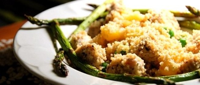 Салат с курицей и ананасами