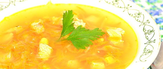 Куриный суп с овощами и сметаной