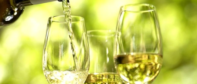 Белое вино полусладкое