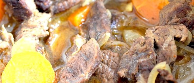 Мраморная говядина тушеная