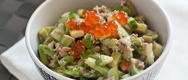 Салат с тунцом и красной икрой