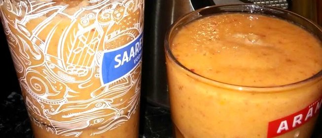 Смузи с клубникой и бананом