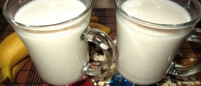 Смузи с бананом и молоком