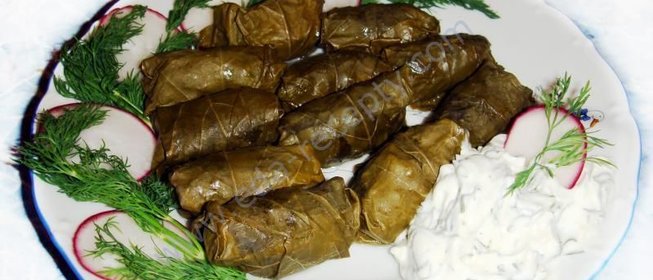 Армянская долма в виноградных листьях