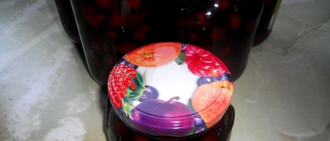 Вишневое варенье с кофе