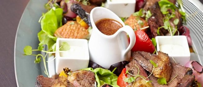 Томленая говядина с винным соусом