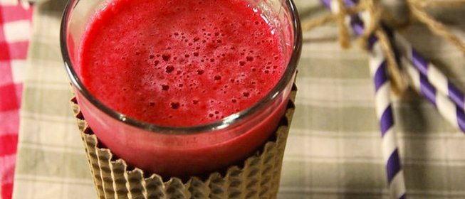 Смузи с малиной и розовым грейпфрутом