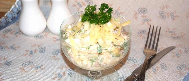 Салат с тунцом, рисом и сыром
