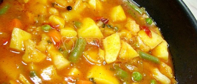 Помидоры с огурцами и яблоками