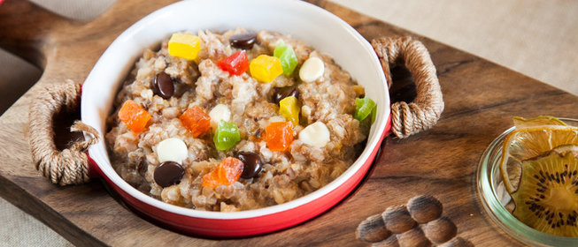 Каша гречневая с сухофруктами и шоколадом